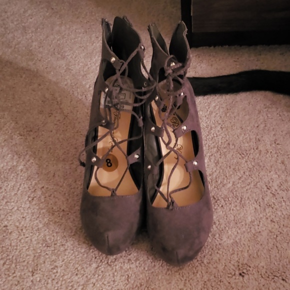 Shoes - Picture 3 of 3